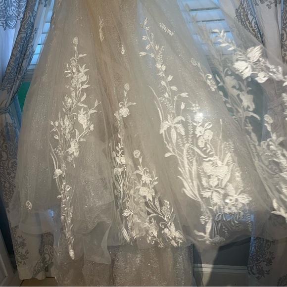 Martina Liana Wedding Dress - Picture 3 of 5